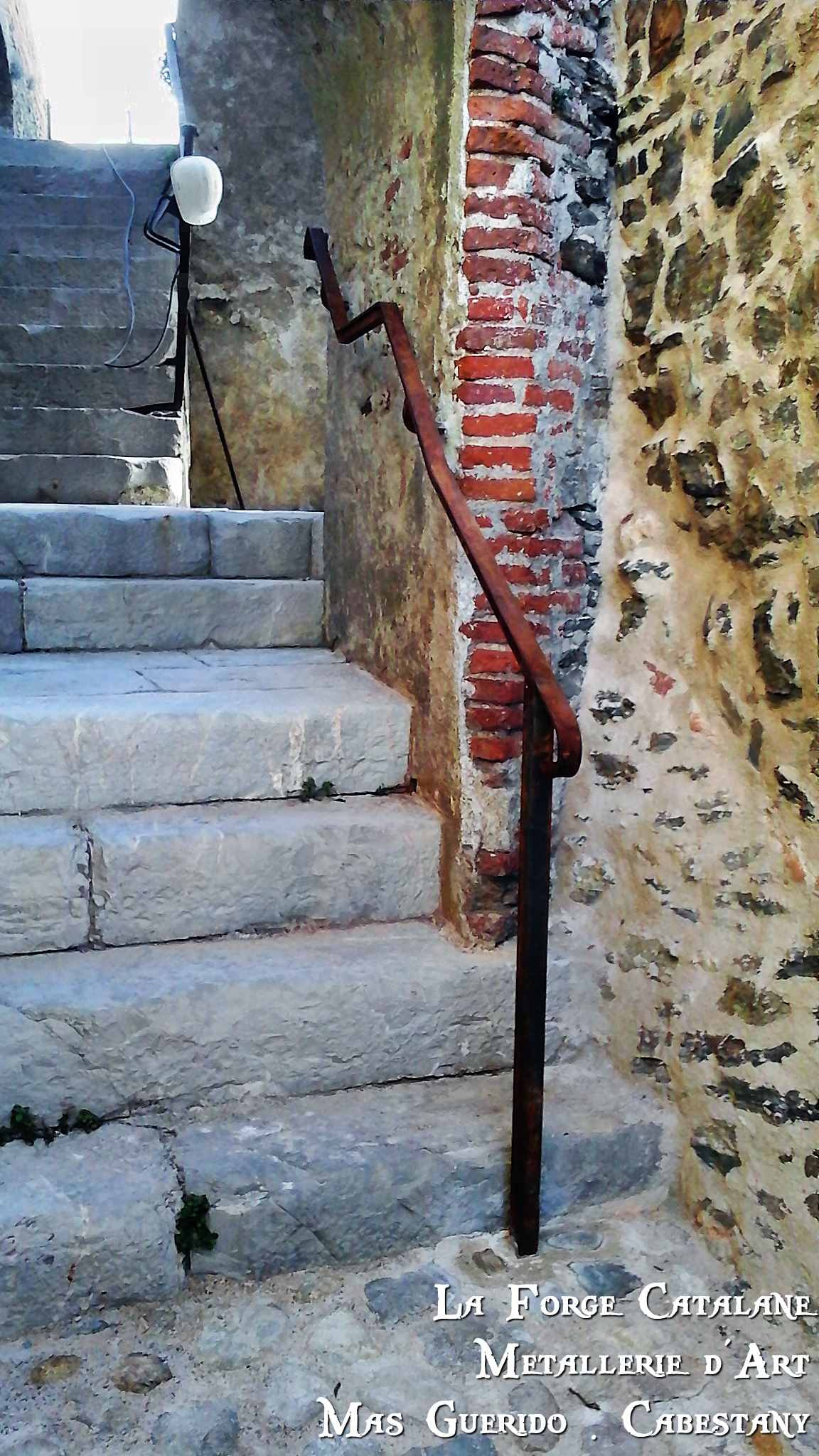 main courante sur poteau en fer rouille forge catalane.jpg